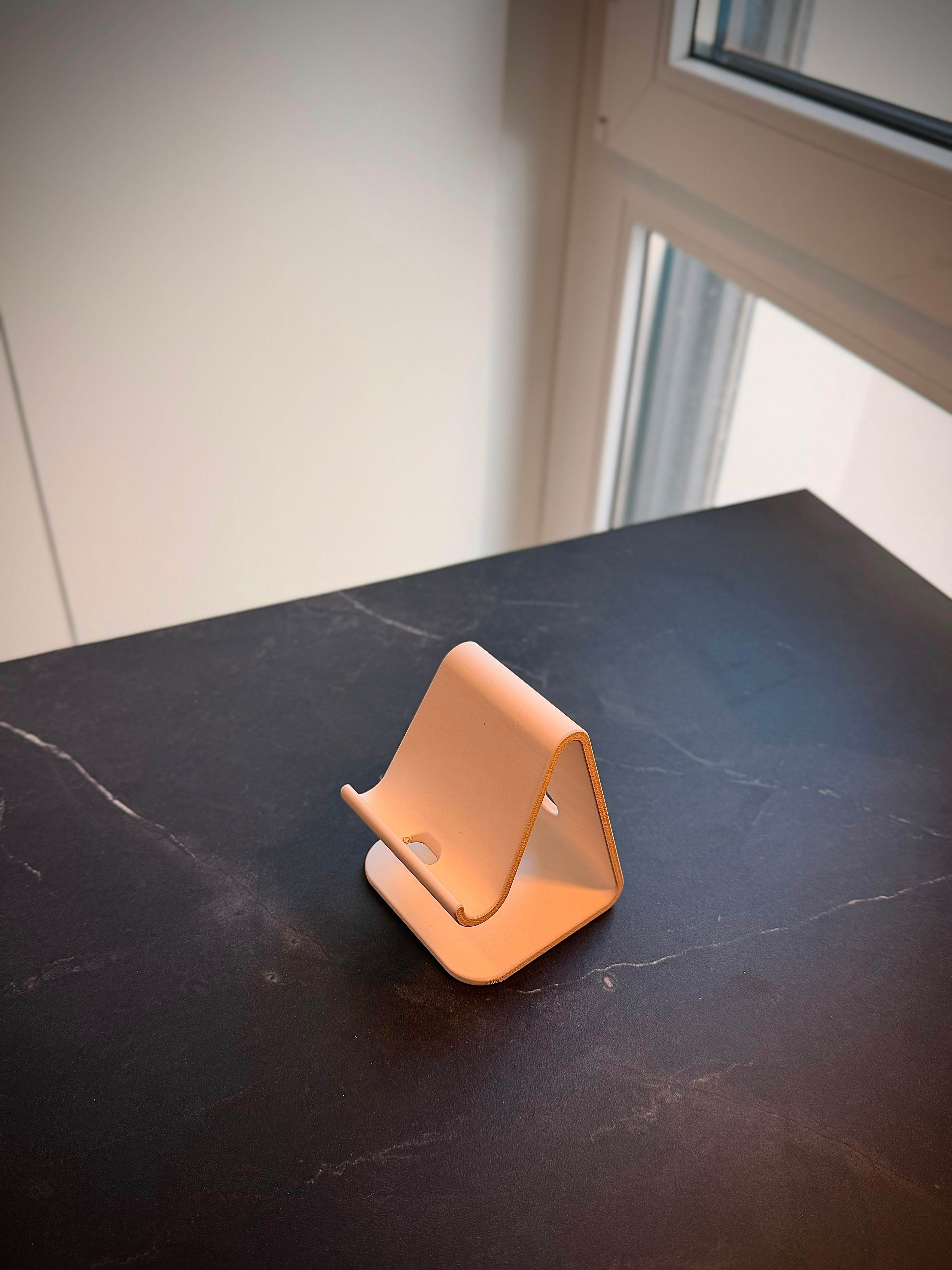 Soporte para móvil o tablet blanco mate