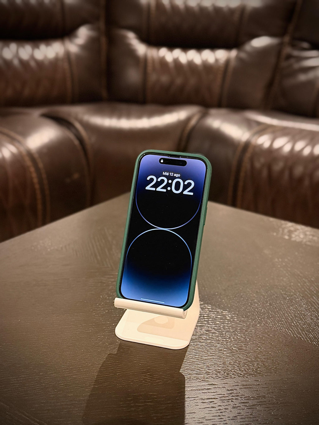 Soporte para móvil o tablet blanco mate
